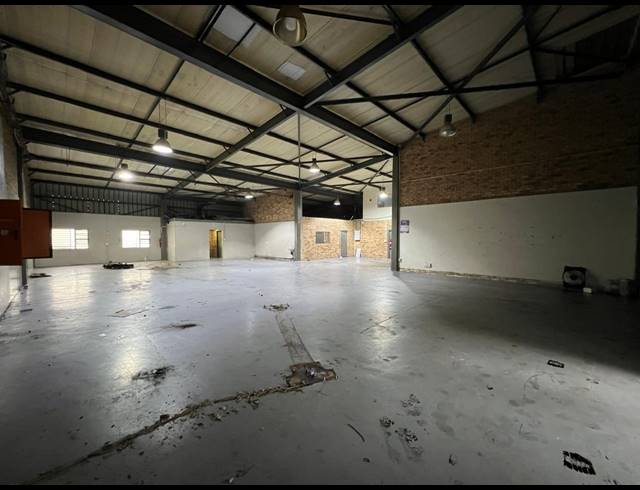 601M² WAREHOUSE TO LET IN LASER PARK